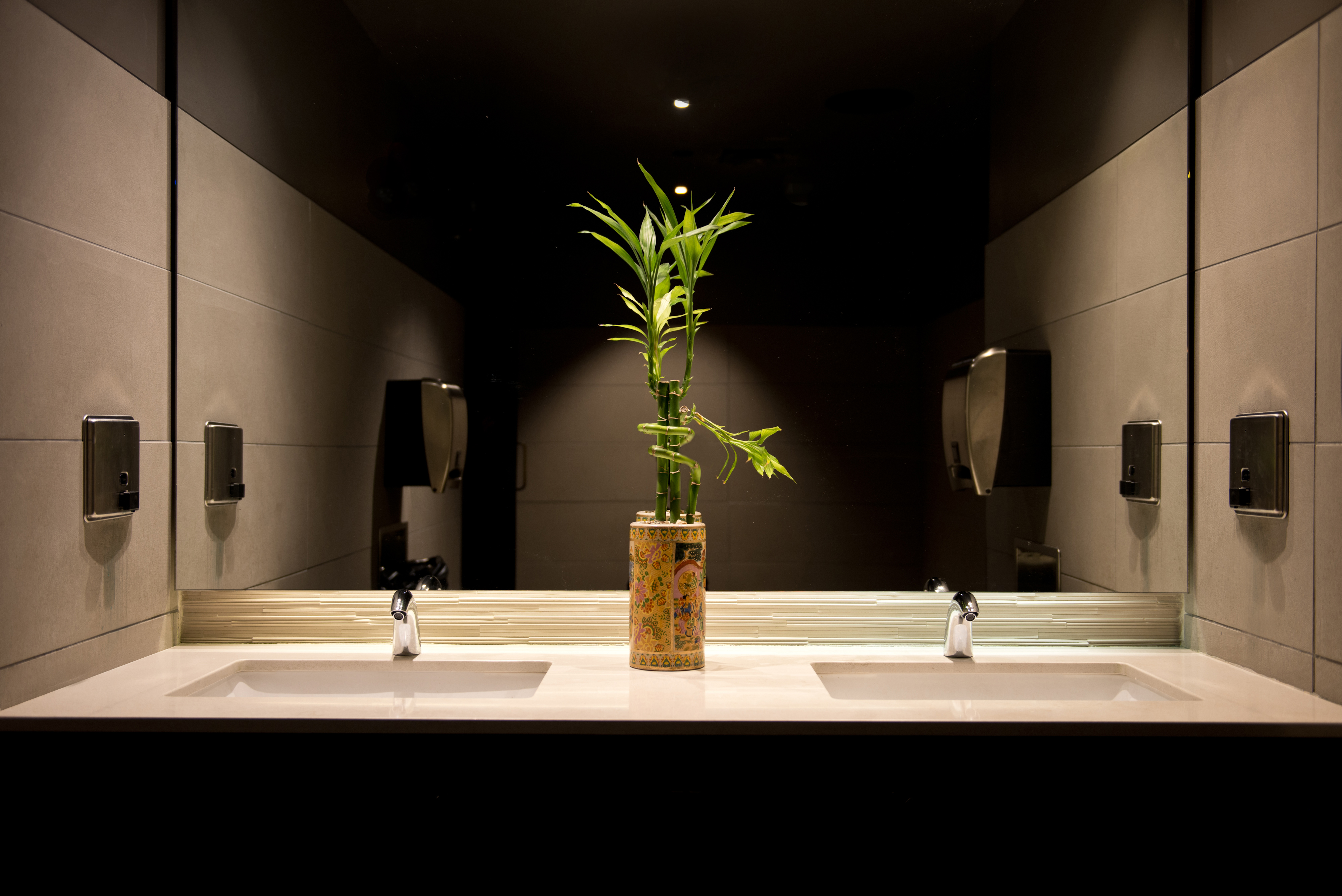 sub-site restaurant - PF Chang's Bathroom