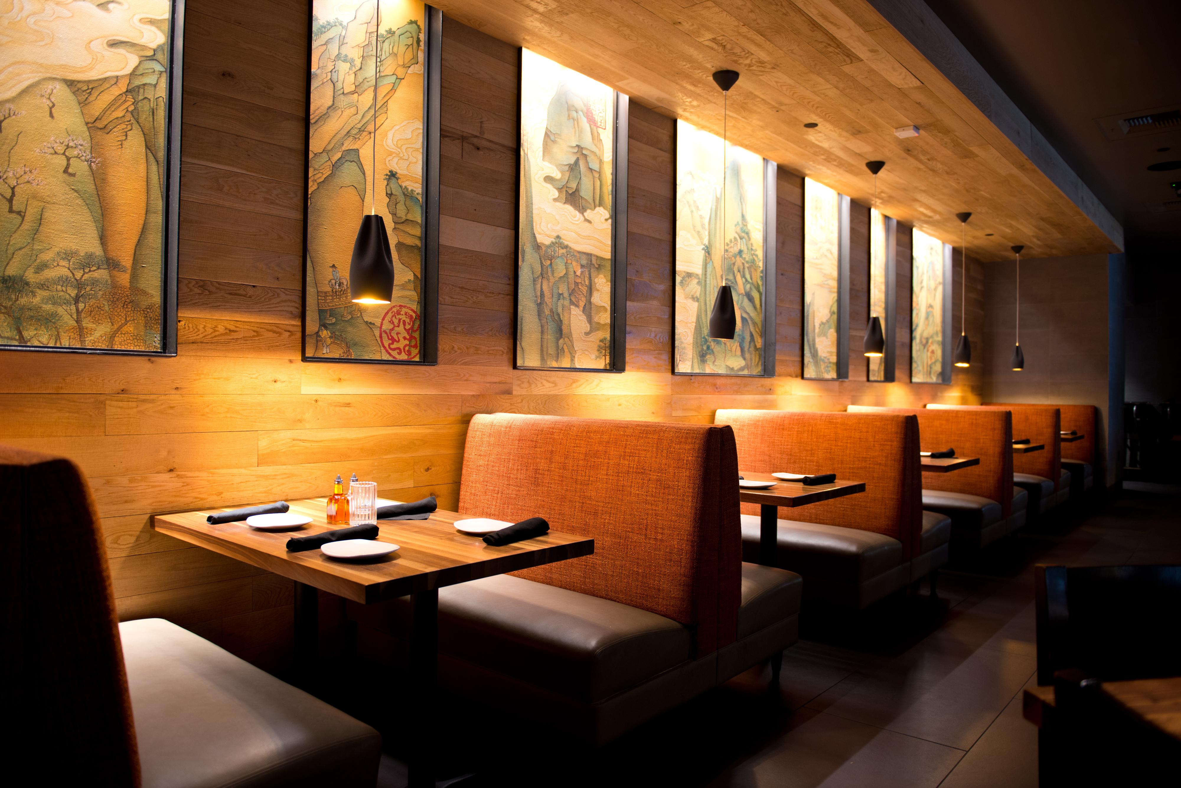 sub-site restaurant - PF Chang's Booths